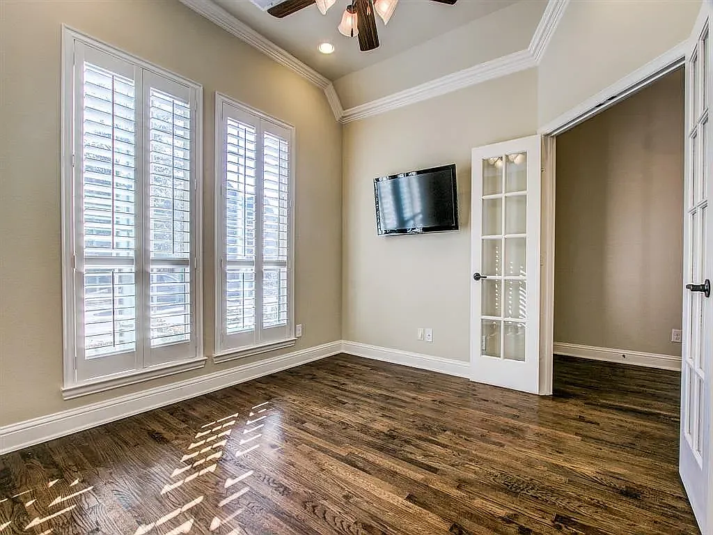 3 bed, 2213 sqft, $3,750 — Photo 3