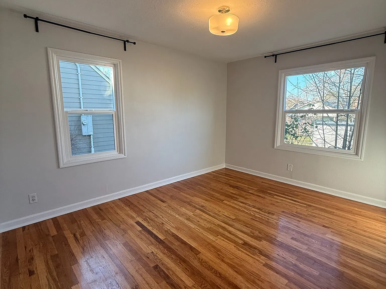 3 bed, 1255 sqft, $2,725 — Photo 4