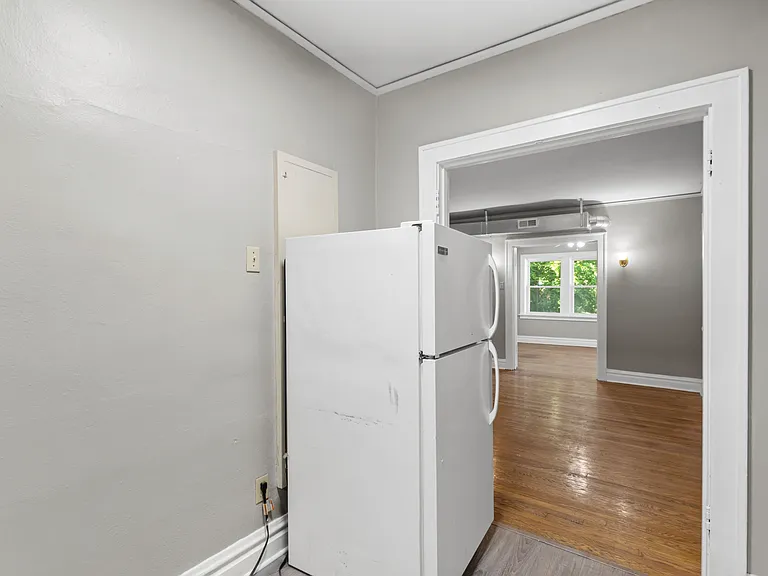 5618 S Grand Blvd — Photo 26
