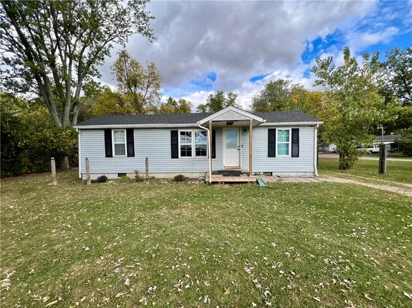 19897 Kemper Ln, Danville, IL 61834