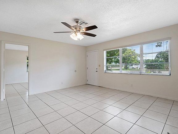 3rd image of 5854 Kumquat Rd