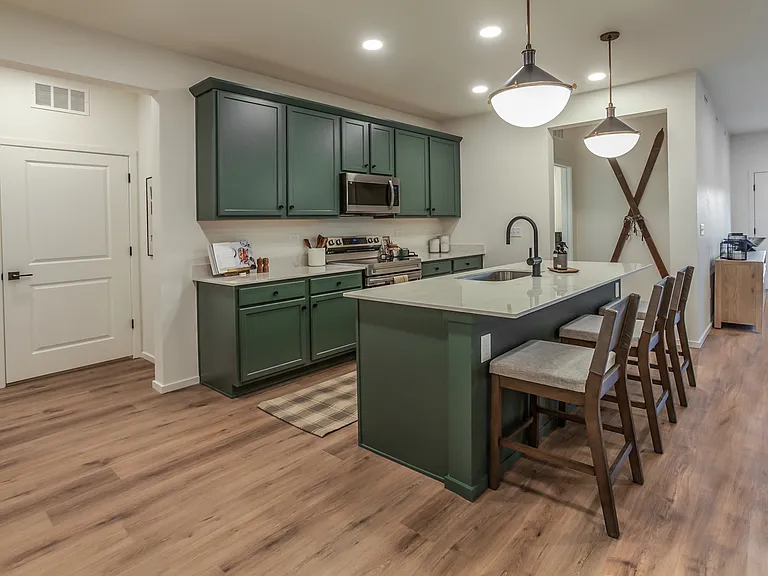 812 Galloway Dr — Photo 2