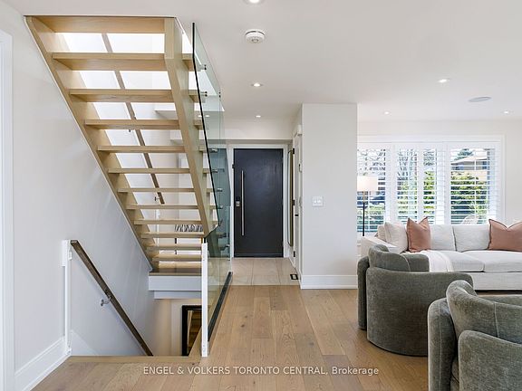 4th image of 34 Rufford Rd