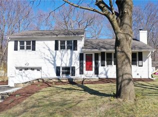 14 Cushing Dr, Danbury, CT 06811