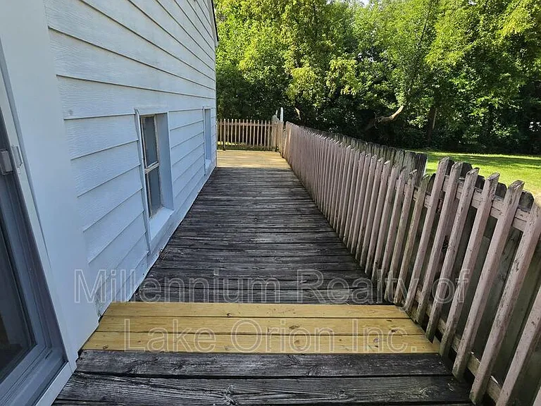 614 E Tennyson Ave — Photo 31