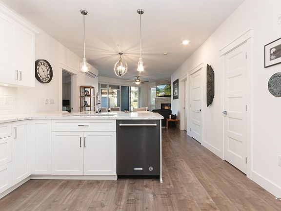 4th image of 5380 Tyee Ln #101
