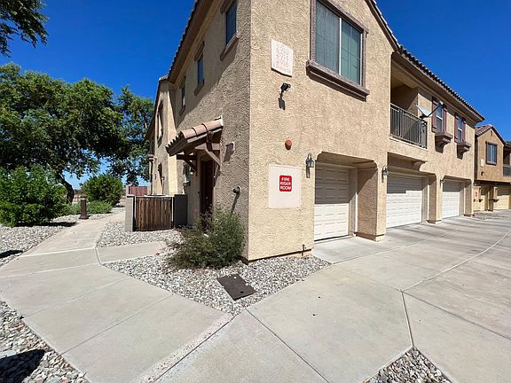 3rd image of 2910 E Dunbar Dr