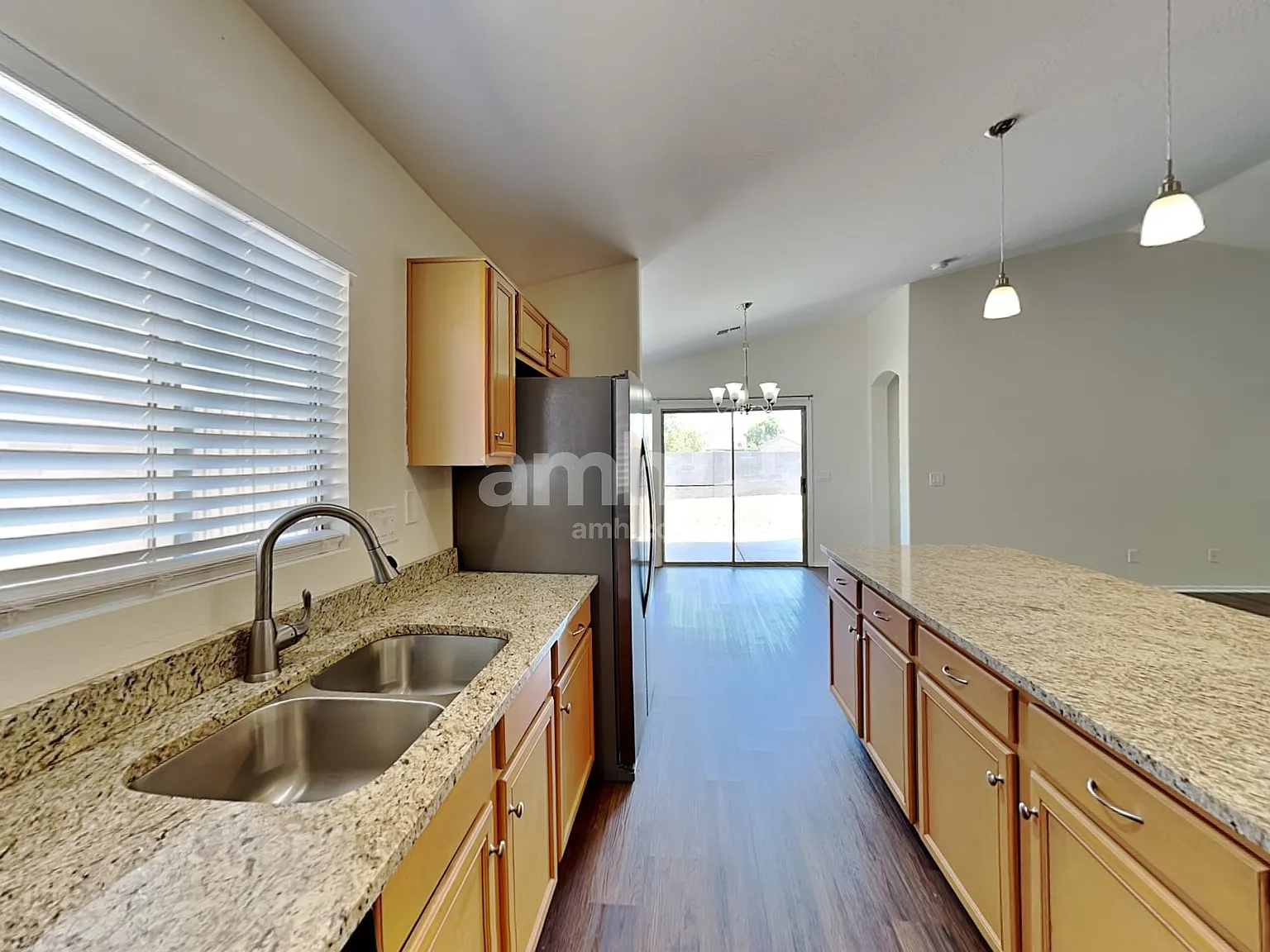 4 bed, 2.0 bath, 1615 sqft, $1,945 — Photo 4