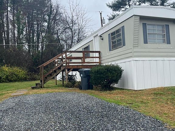 2nd image of 108 Eastport Ln
