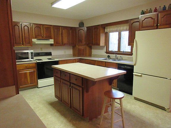 4th image of 1715 County Road 1095