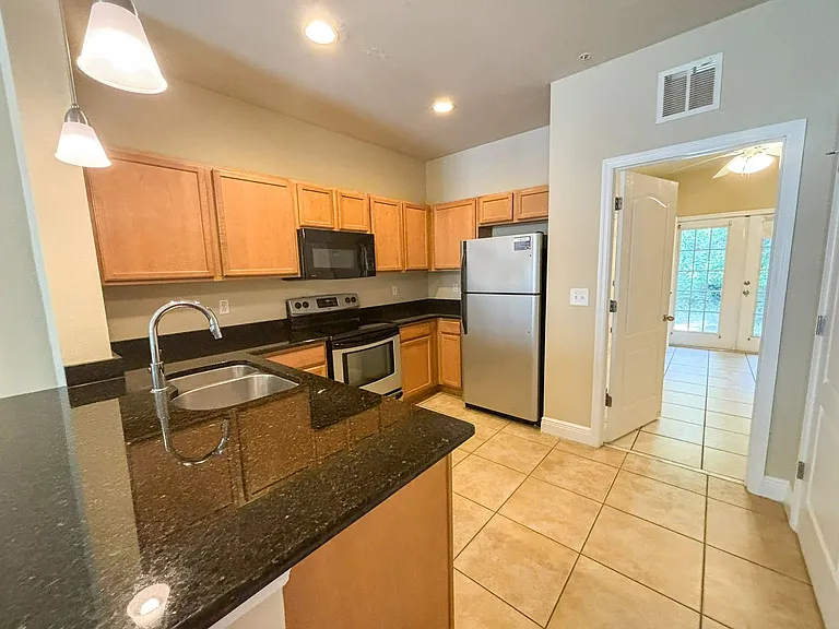 2946 SW 35th Pl #40 — Photo 6