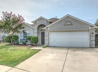 5796 Falcon Ridge Ct, Haltom City, TX 76137