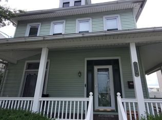 310 E Jackson St, New Holland, PA 17557