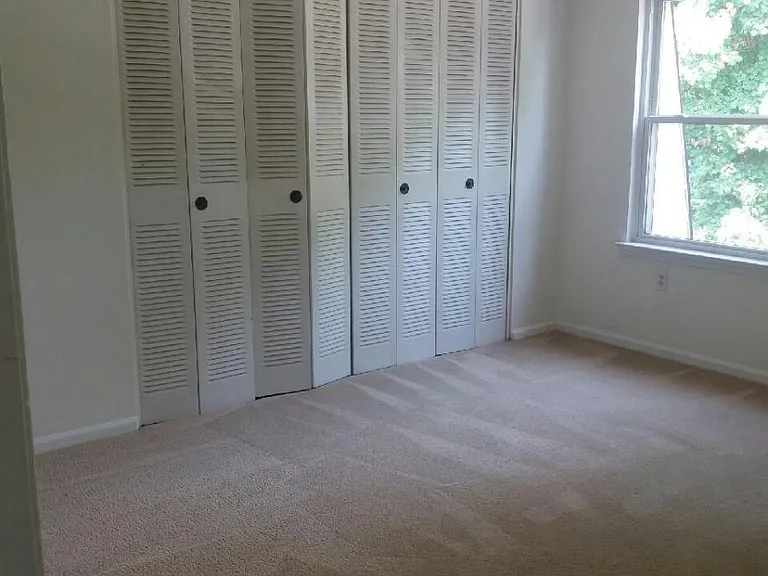 2400 Arlington Blvd #9 — Photo 7