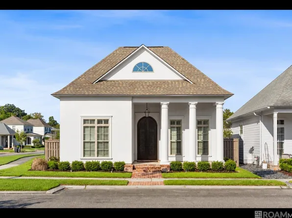 10718 Bird Song Dr, Baton Rouge, LA 70810