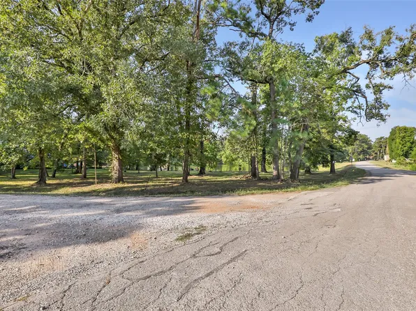 Dominy Dr, Cleveland, TX 77327