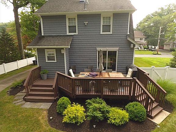 4th image of 103 Irving St