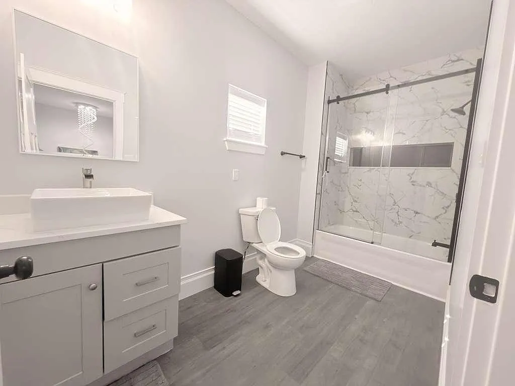 4 bed, 4.0 bath, 2570 sqft, $940 — Photo 4