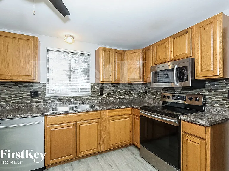 3045 Breed Dr — Photo 6
