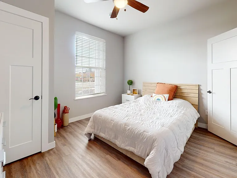 624 Autumn Wood Pkwy — Photo 30