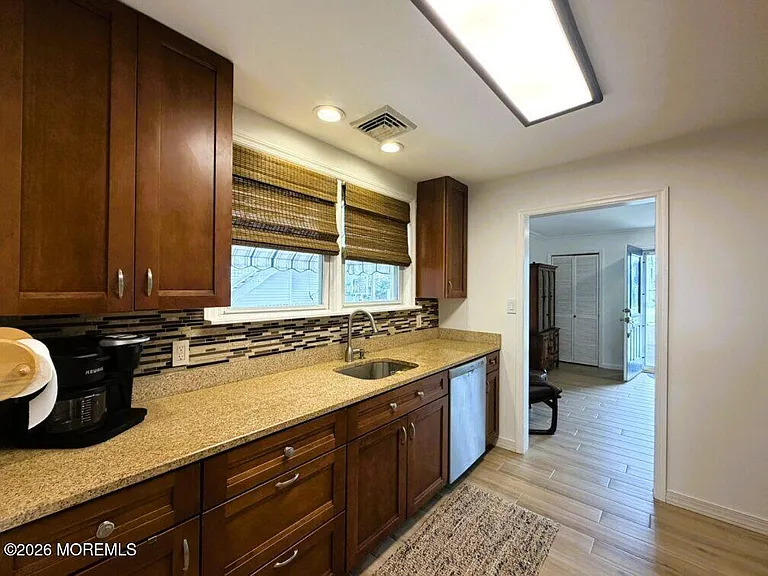 102 Columbia Ave #SUMMER — Photo 12