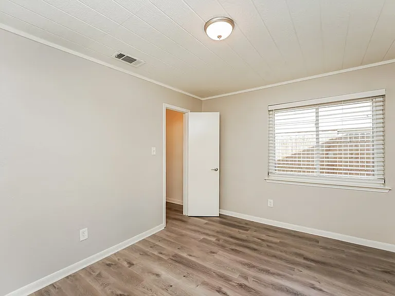 2677 Steppington St — Photo 14