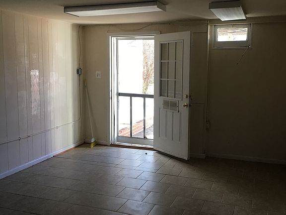 Living Area, Tile floor