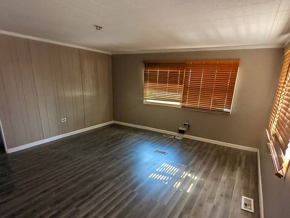 2nd image of 709 6th St