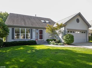 1065 Bradford Ct, Elgin, IL 60120