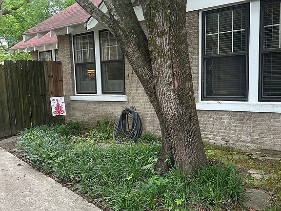 4th image of 5105 Kavanaugh Blvd
