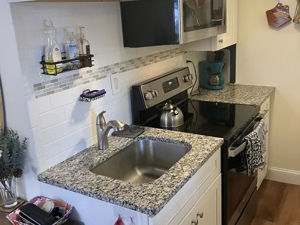 145 Highland Ave APT 7, Somerville, MA 02143