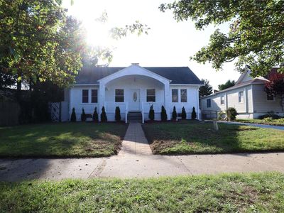 2492 Central Parkway, Merrick, NY, 11566