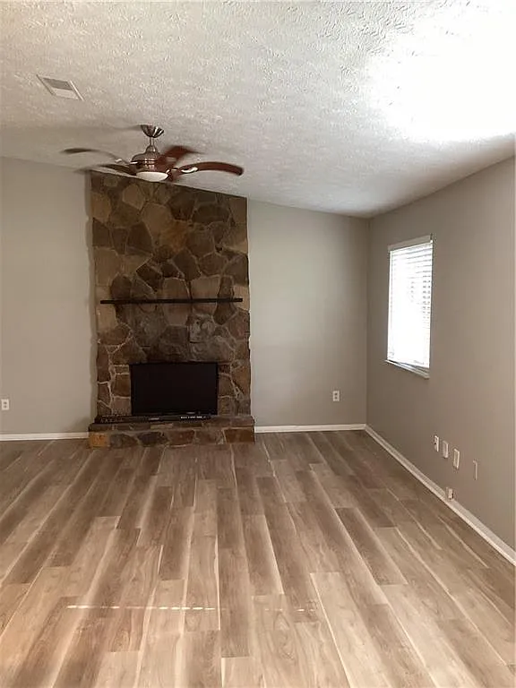 2 bed, 970 sqft, $1,700 — Photo 4