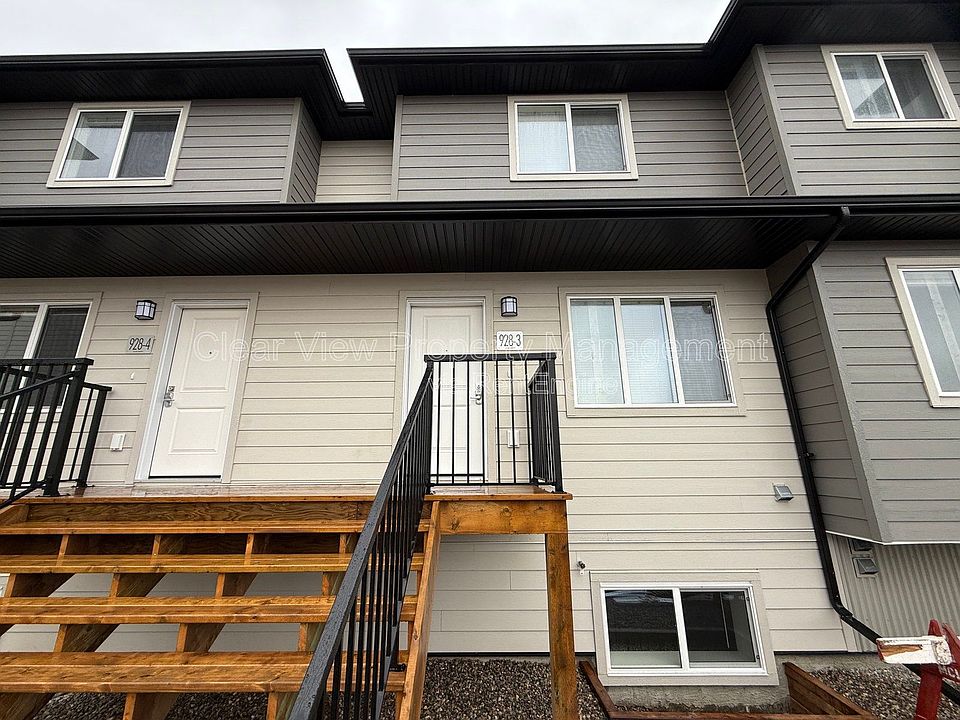 1st image of 920 40th Ave N #4