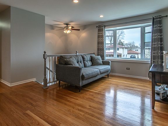 2nd image of 16404 Ozark Ave