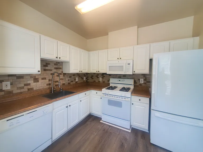 3515 Piney Woods Pl #D202 — Photo 4