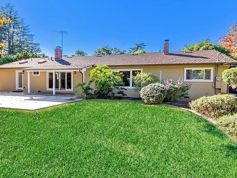 2141 Deodara Dr — Photo 11