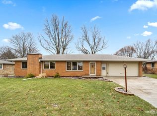 131 Terry Dr, Sugar Grove, IL 60554