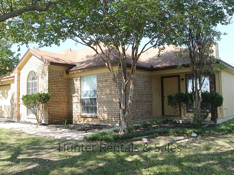 3801 Winchester Dr — Photo 2