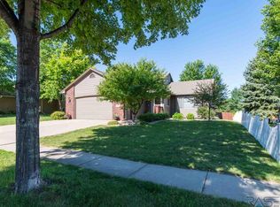 3235 S Pillsberry Ave, Sioux Falls, SD 57103