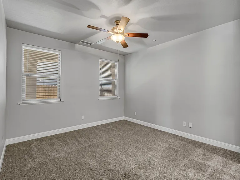 1683 N Ryan Ave — Photo 38