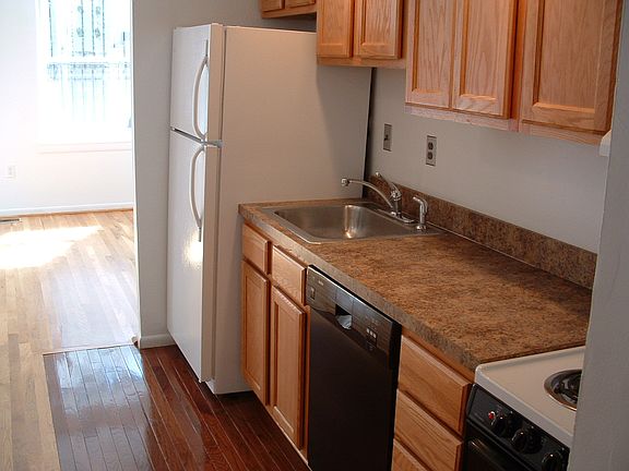 5th image of 2114 Fitzwater St APT 1