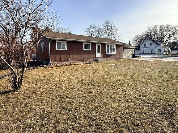 2nd image of 180 6th St
