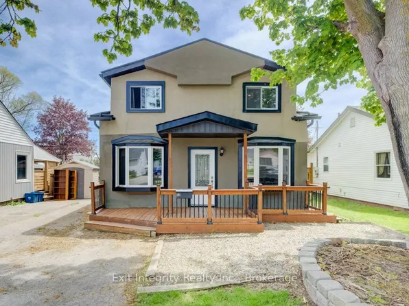54 7th Ave, Brantford, ON N3S 1B4