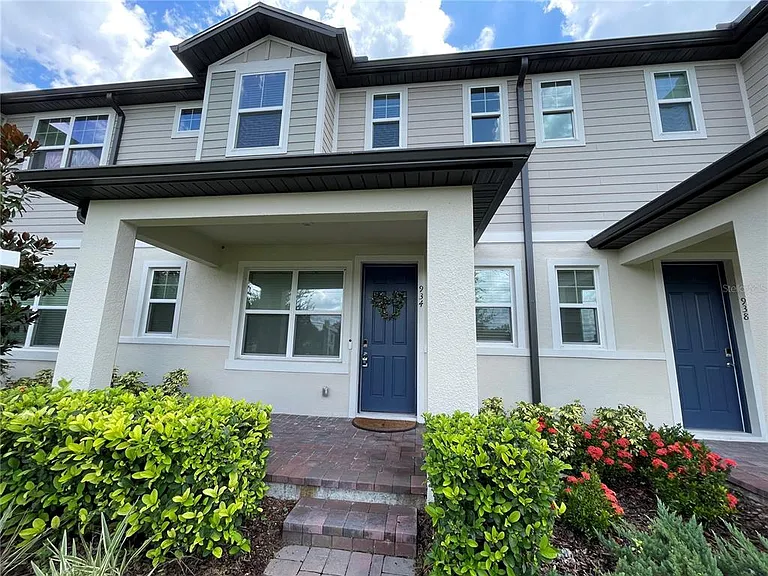 934 Legacy Winds Way — Photo 2