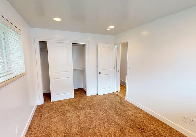 1000 E Center St #3 — Photo 11