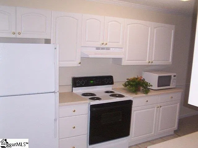 2 bed, 1050 sqft, $1,195 — Photo 3