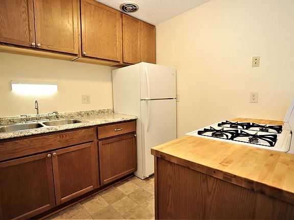 3rd image of 7428 Lyndale Ave S APT 102