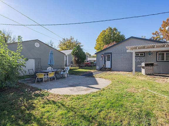 5th image of 408 Smith Ave