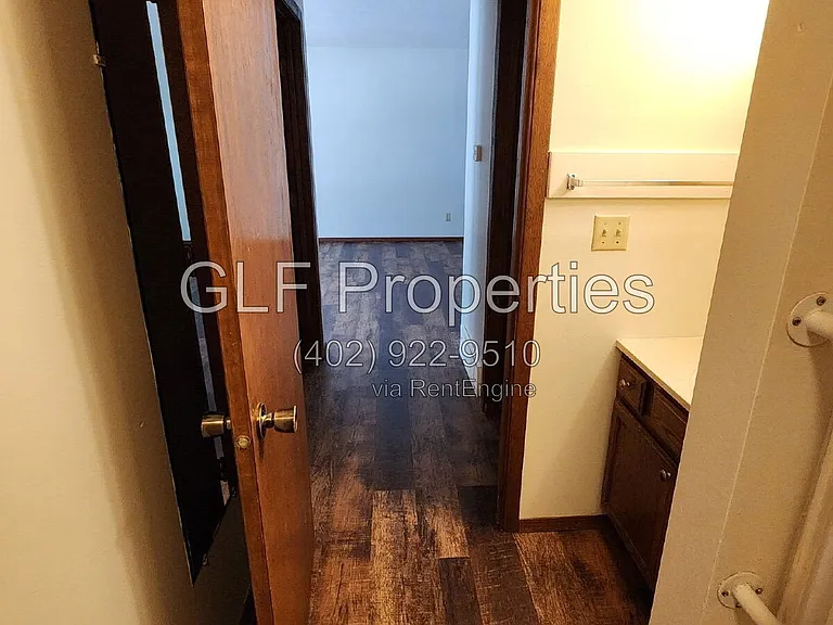 605 N 12th St #4 — Photo 8